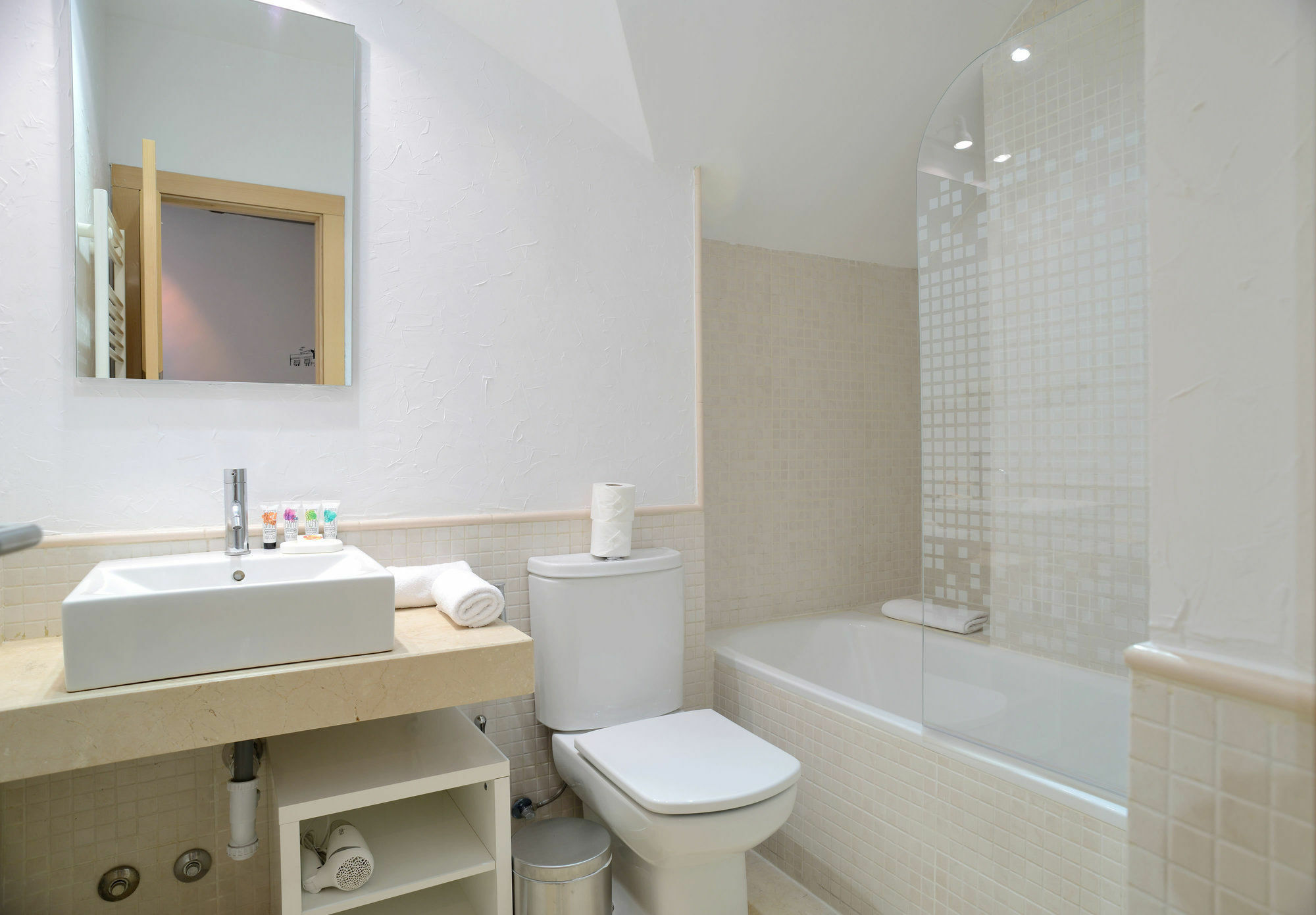 Aspasios San Mateo Boutique Apartments Madrid Exterior photo